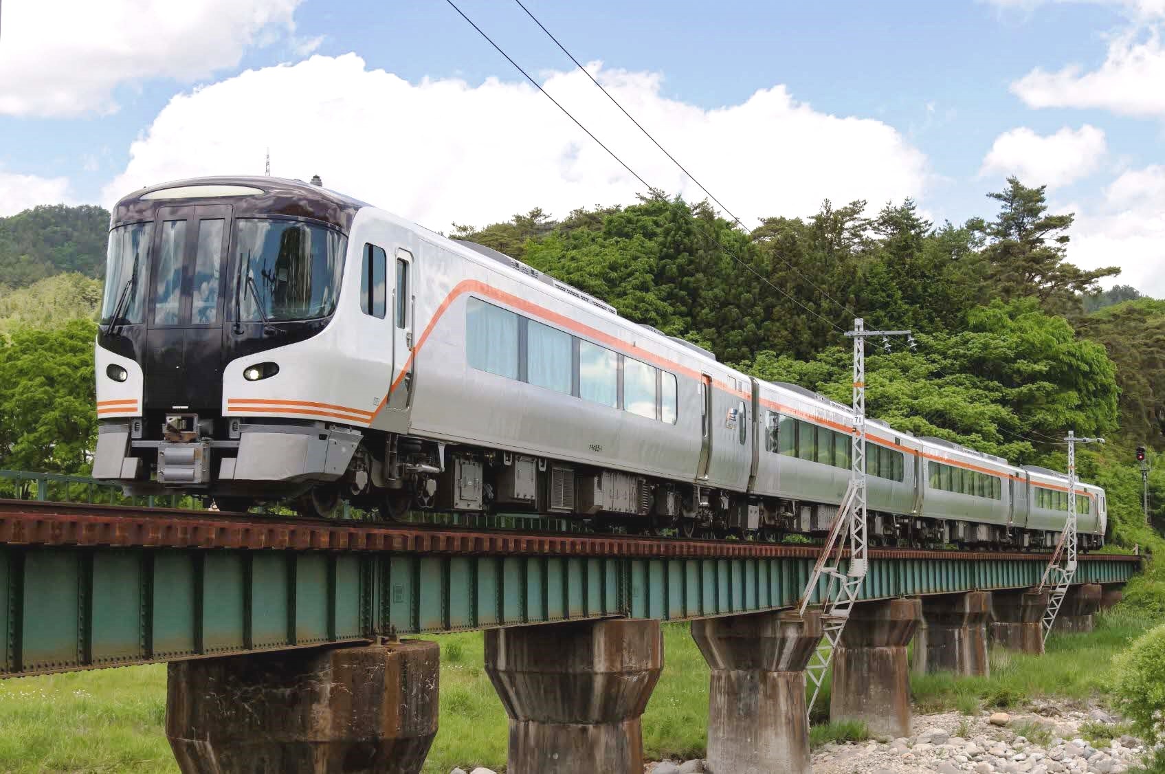 天野氏が次に狙っている(笑)「HC85系」は非電化区間の次期特急車両。ハイブリッド方式車両として国内最速の120km/hを目標とする。2022年度から2023年度にかけて64両を導入予定(画像JR東海提供)