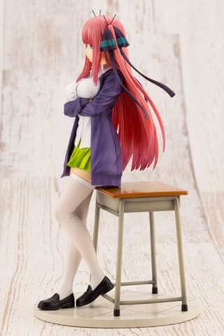 五等分の花嫁　二乃　コトブキヤ　フィギュア Amazon.co.jp: 五等分の花嫁 中野二乃 1/8スケール PVC製 塗装