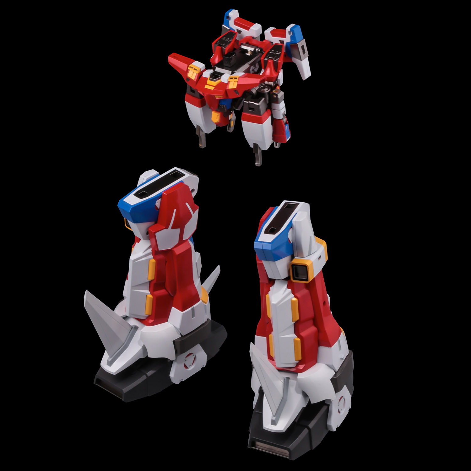 3機の画像は千値練の商品ページから。各メカは全高15cm前後の1/144のガンプラサイズの本体と大型のユニットで構成されている。これらのメカが合体し、全高約350mm、総パーツ数1,000個以上という大ボリュームのフィギュアとなるのだ。あみあみ店舗でその圧倒的な大きさと密度を見て欲しい