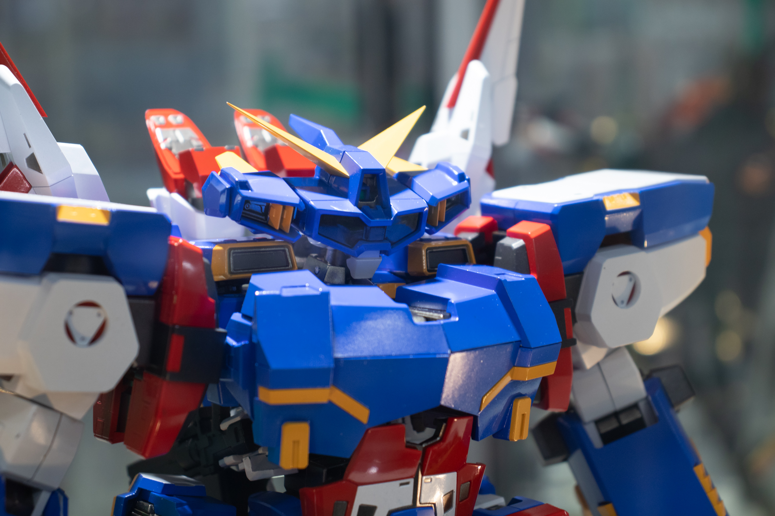 腰・脚部のパーツは「R-3 パワード」のもの
