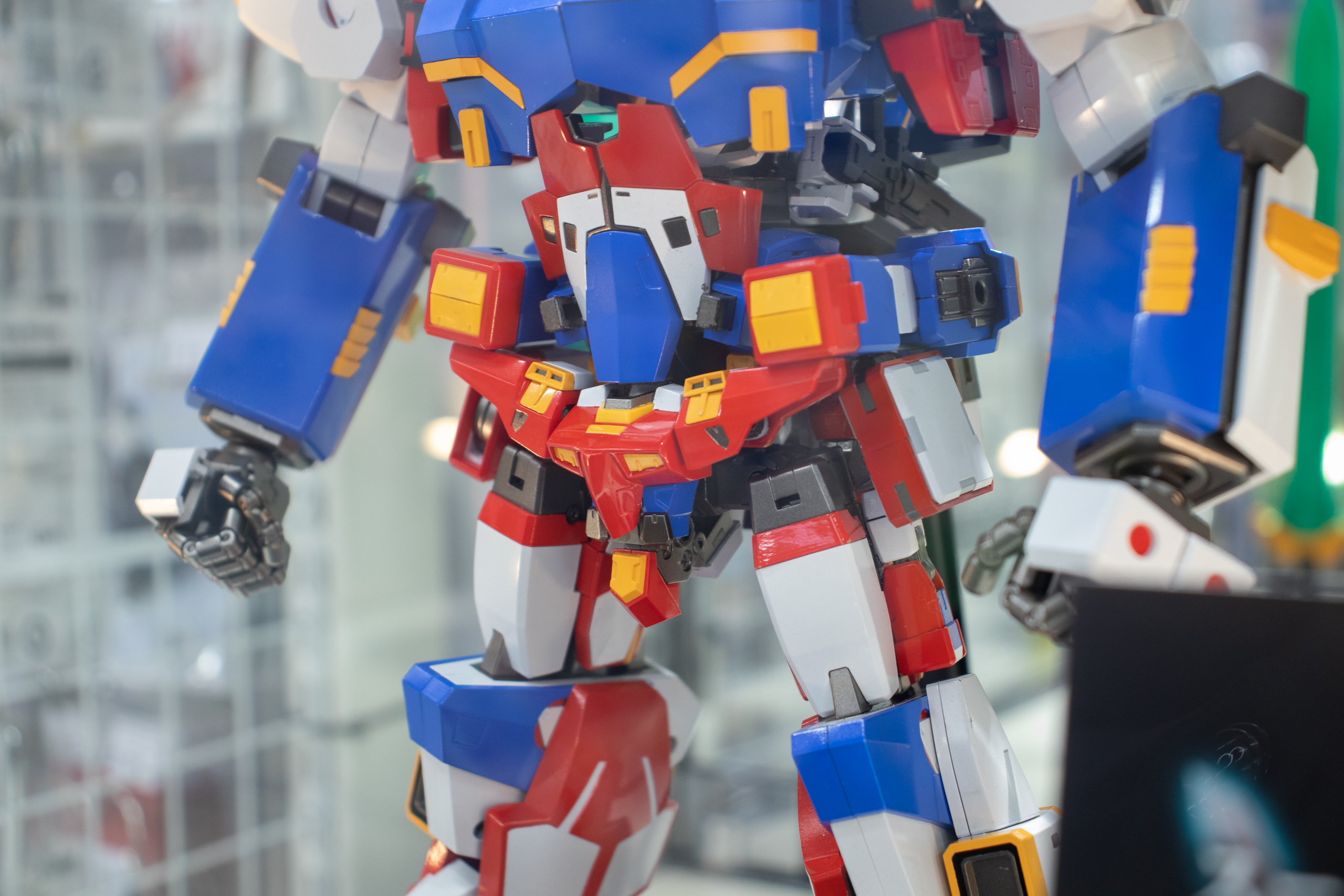 腰・脚部のパーツは「R-3 パワード」のもの