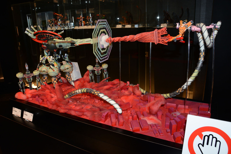 パリでの戦いを描いたジオラマ。別稿で取り上げたい