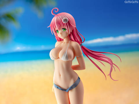 胸元のムニッと感がセクシー！ 「To LOVEる」より魅惑の白ビキニを着た