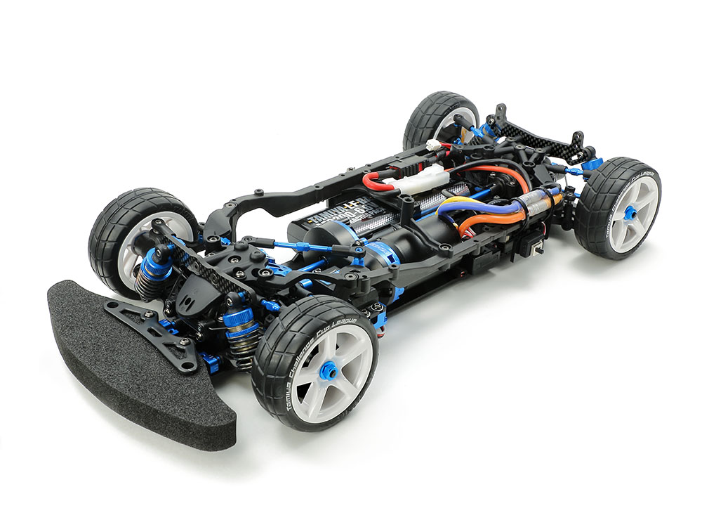 シャフトドライブRCカーとしてのこれまでの技術を集約したという「TB-05R」。3月12日発売予定で、価格は60,280円(税込)