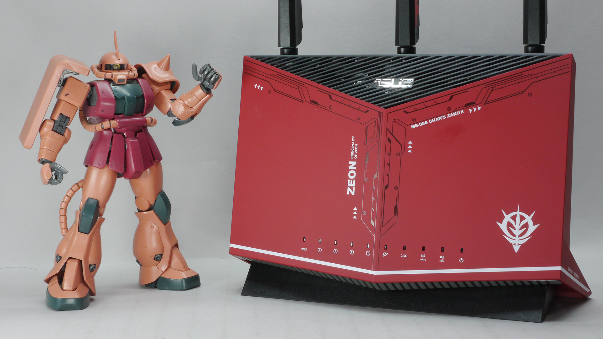 モビルスーツはジオンが先に開発しました。それはこのルーターの先進性にもつながっている