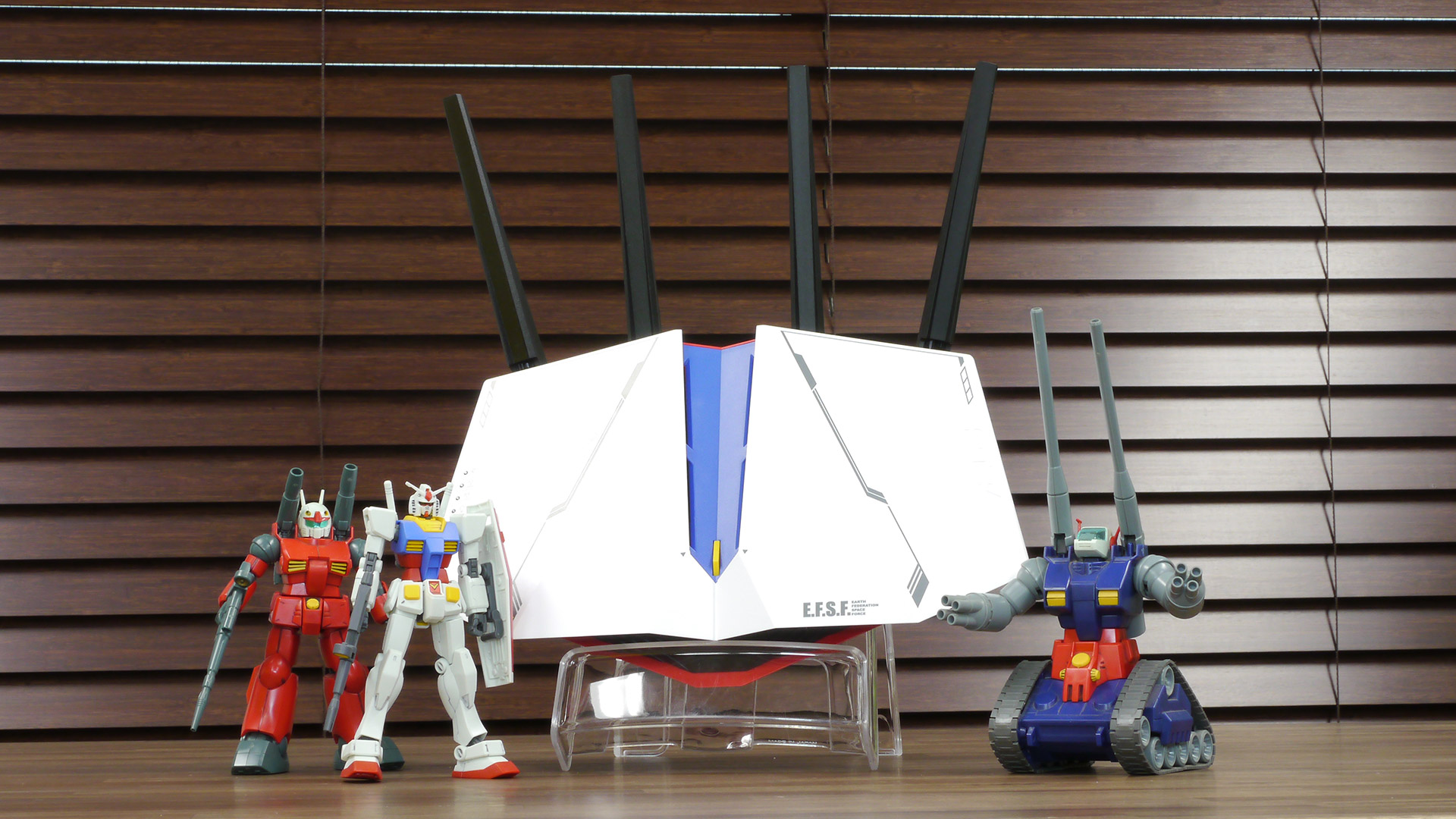 さりげなくガンダムファンをアピール