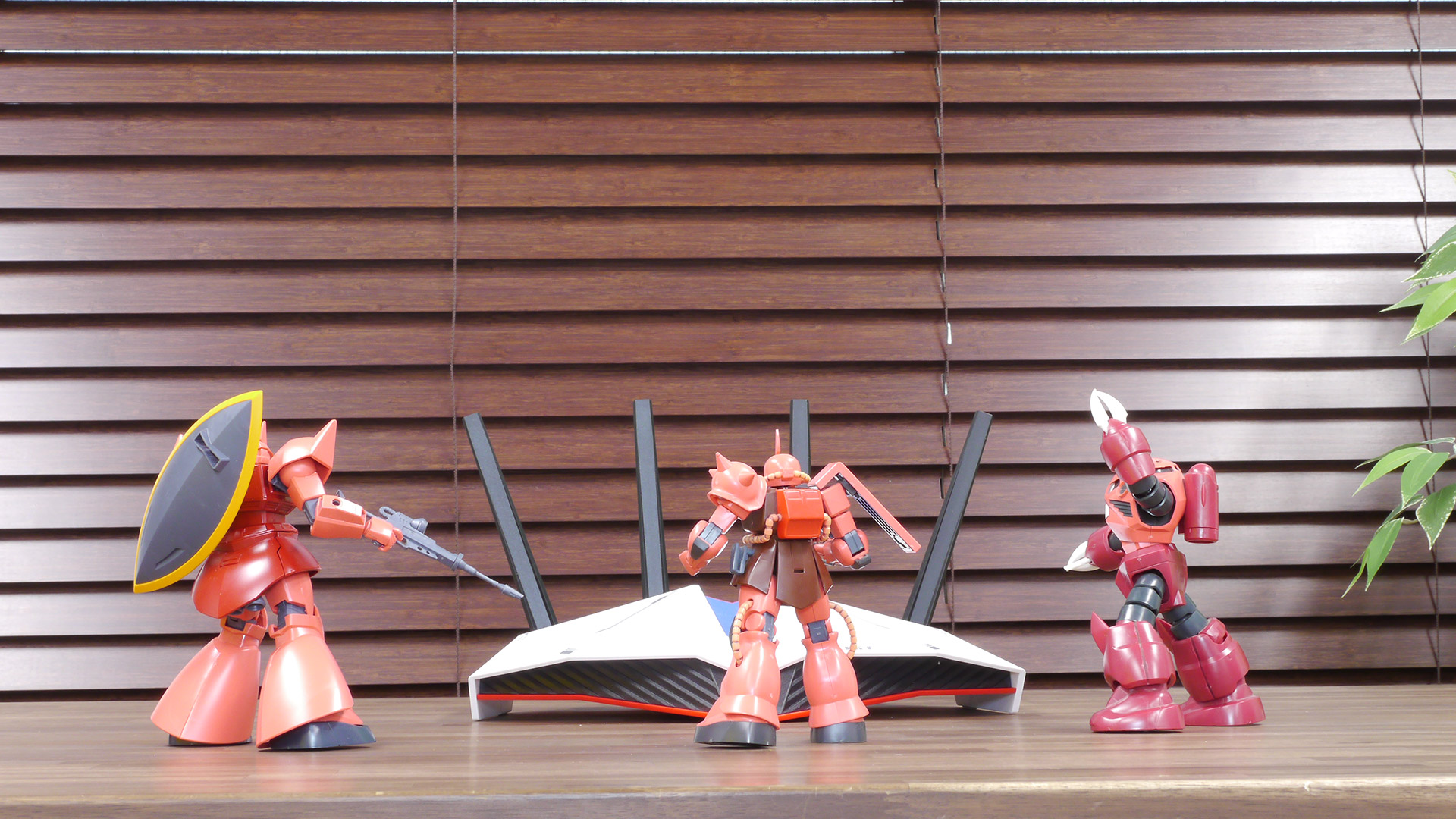 双方のルーターに攻撃を仕掛けるといった飾り方も楽しい！