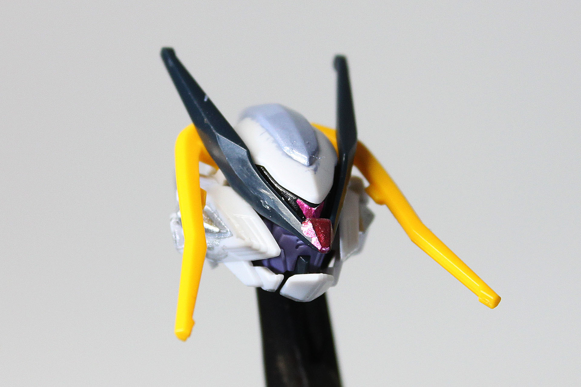 メタリックなピンクというかレッドを付けてみました
