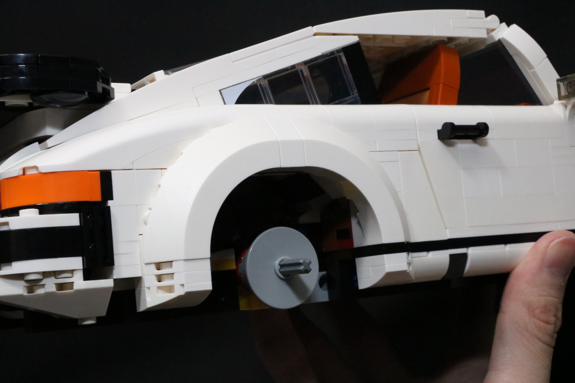 ピースをはめて、がっしりした印象に