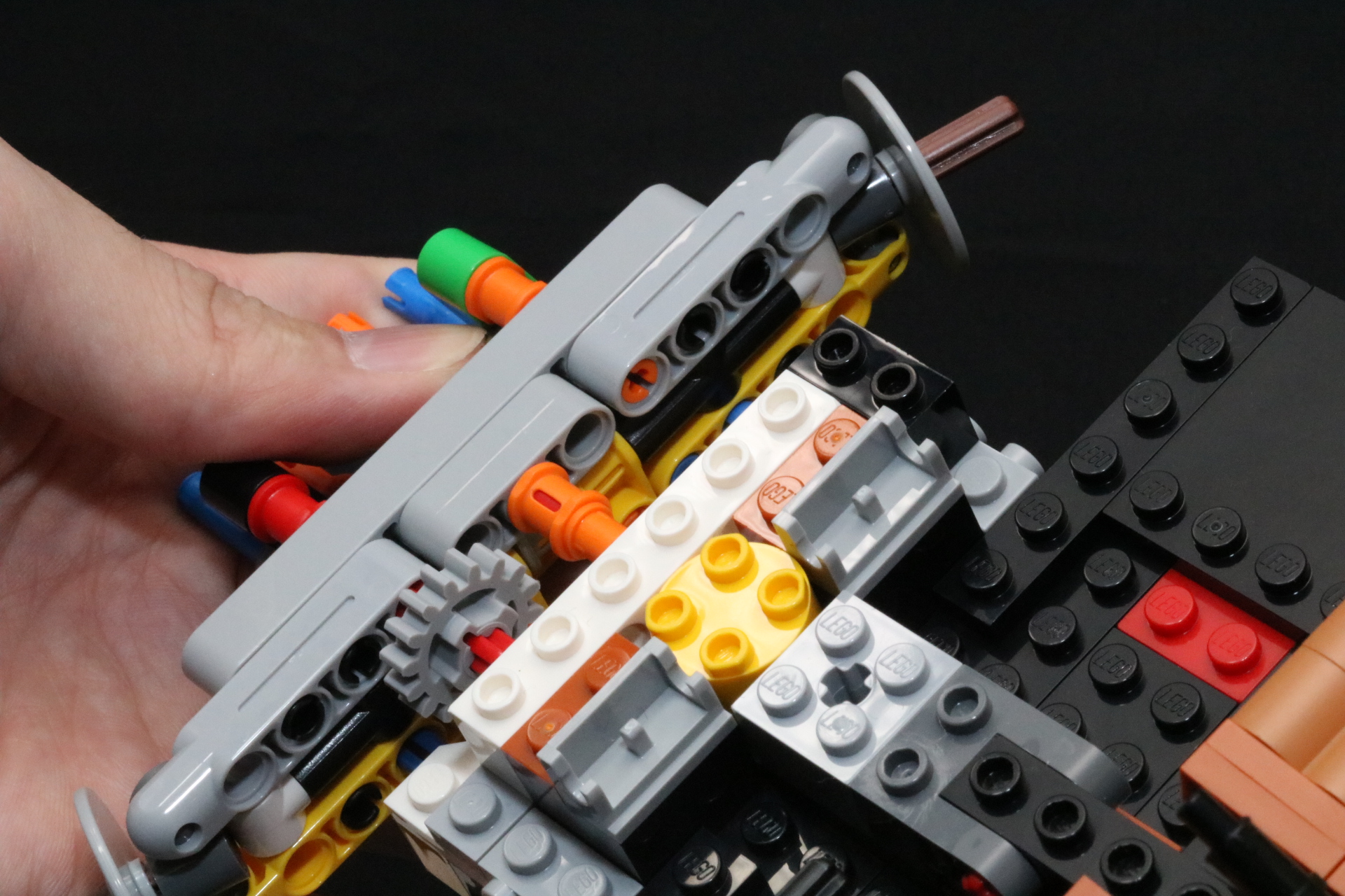 シャーシ部分と組み合わせる