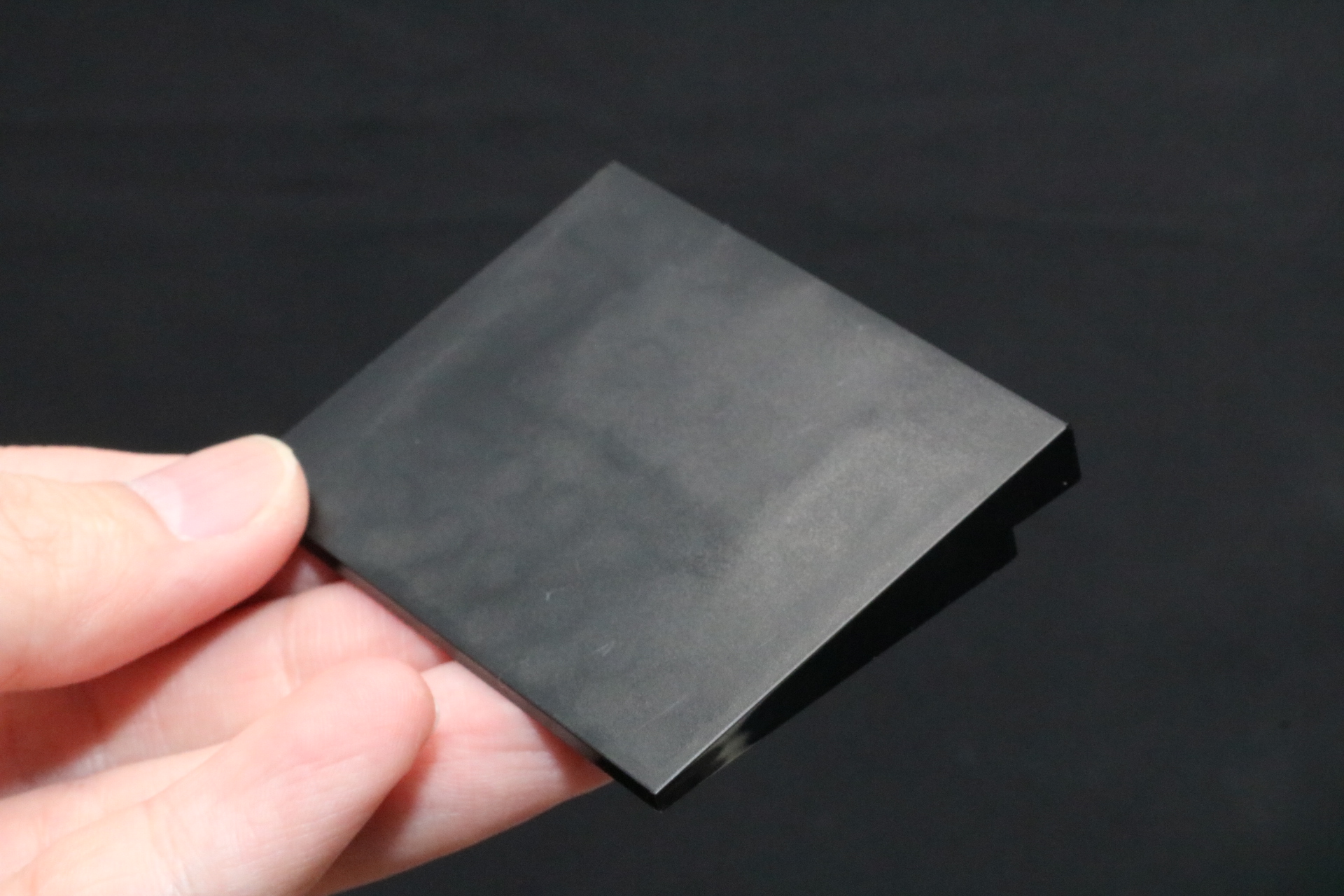 収納スペースのパーツ。キットの中でも大きいピースとなっている