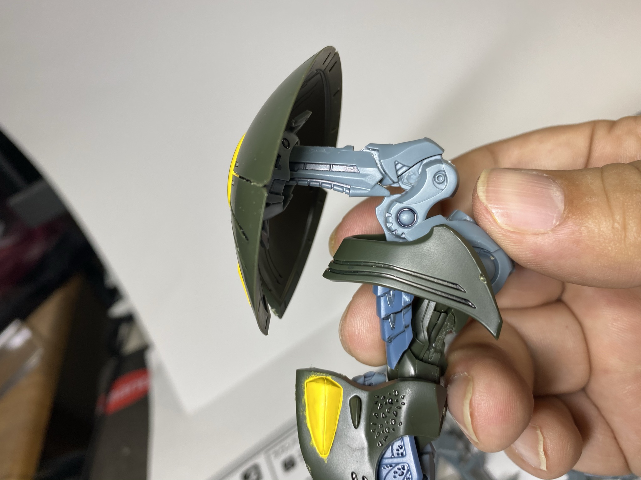 収納状態に折り曲げる