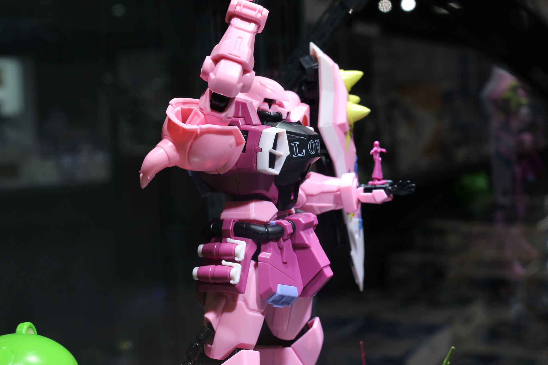 MG準拠のパーツ成形により、素組みでもここまでのものが完成する