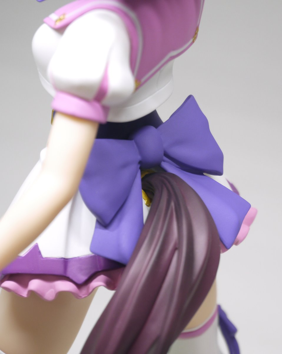 衣装にはしっぽの付け根部分にしっぽ穴が装飾