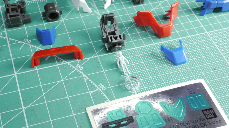 すごい微細加工のヒイロ・ユイ！　とても細く成形されているので変なところを切らないように注意しましょう