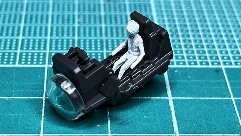 すごい微細加工のヒイロ・ユイ！　とても細く成形されているので変なところを切らないように注意しましょう