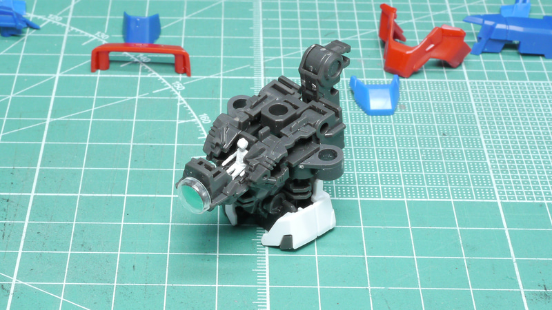 元々のデザインの勝利でもありますが、コクピットの開閉までも再現されています