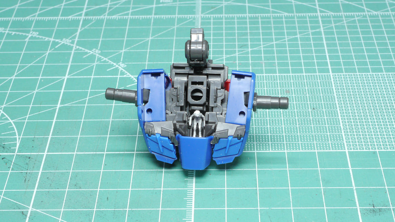 外装も細かく分割されているので、オリジナルカラーリングでも塗装がしやすそうです。そしてこの可動ギミックがすごい！