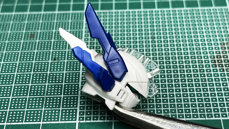 耳は外れやすくもありますので、こだわらなければ接続部で接着してもいいと思います