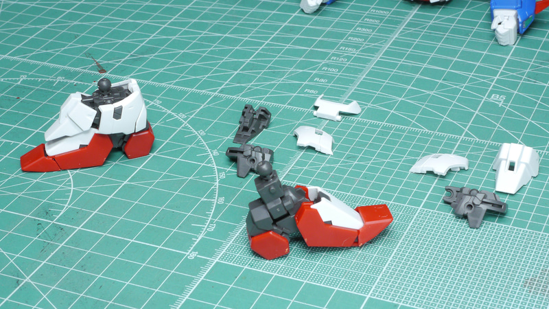 アンクルガードの後端が跳ね上がるのですが、これは何のためだか判りませんでした