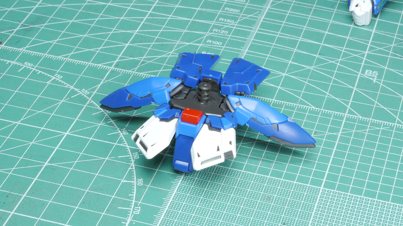 非常にカッチリした構造で剛性感もたっぷりあり、変形させてもグラグラしなさそうです