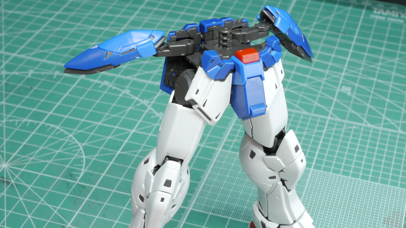 非常にカッチリした構造で剛性感もたっぷりあり、変形させてもグラグラしなさそうです