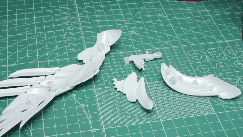 ガンプラでプラモデルらしさを思い出すことになったウイングの組み立て。これは楽しいです！