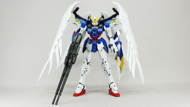 カトキ氏のデザインがそのままキットになった印象ですね。みんなが待ってたウイングゼロEW版がここに！