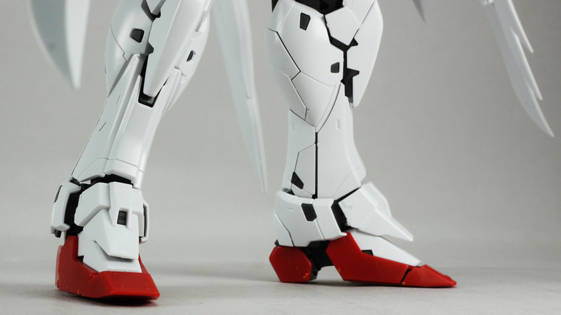 カトキ氏のデザインがそのままキットになった印象ですね。みんなが待ってたウイングゼロEW版がここに！