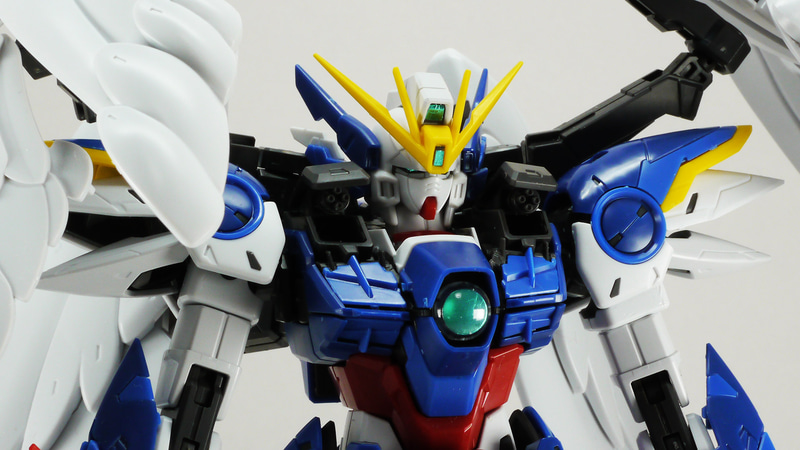 カトキ氏のデザインがそのままキットになった印象ですね。みんなが待ってたウイングゼロEW版がここに！