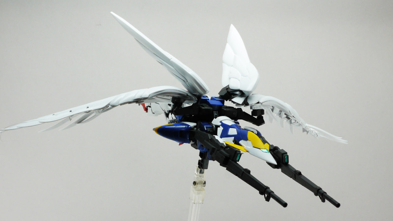 大気圏内では大きいウイングを広げて空力を稼ぐようです