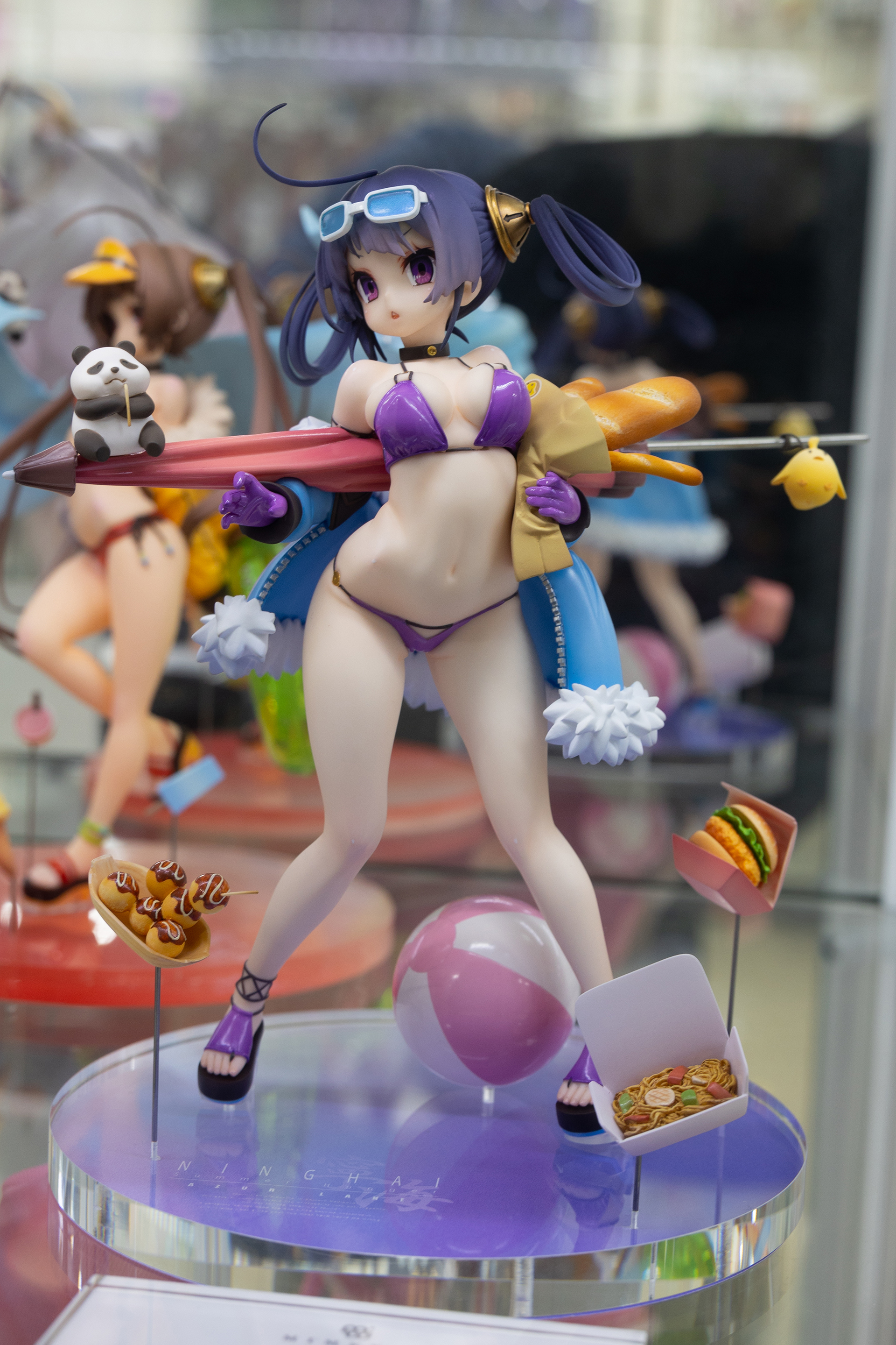 台座部分を含んで全高は約190mmと、ちょうどいいサイズだ