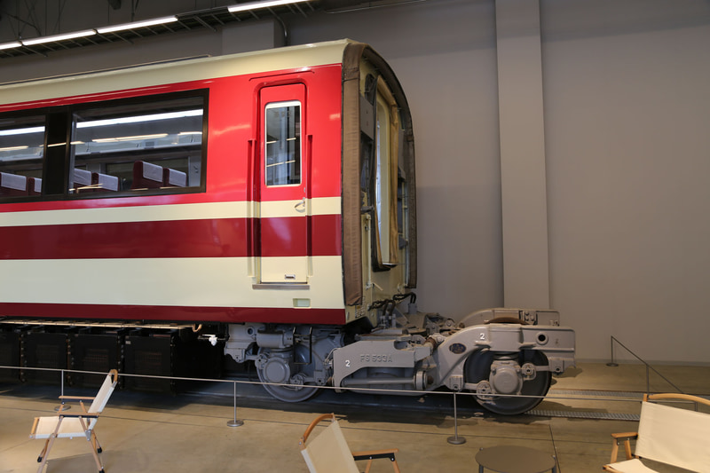 連接台車の仕組み。1つの台車が2つの車体を支える仕組み