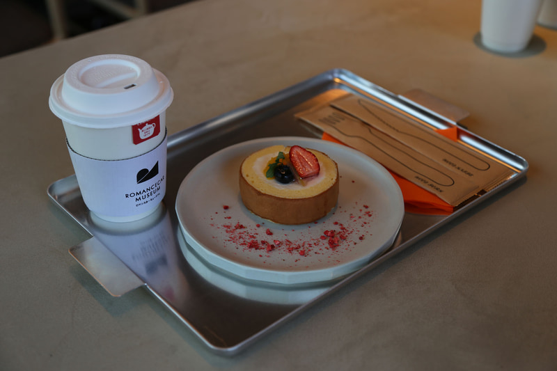 復刻版車販メニュー「クールケーキと日東紅茶のセット」(700円)