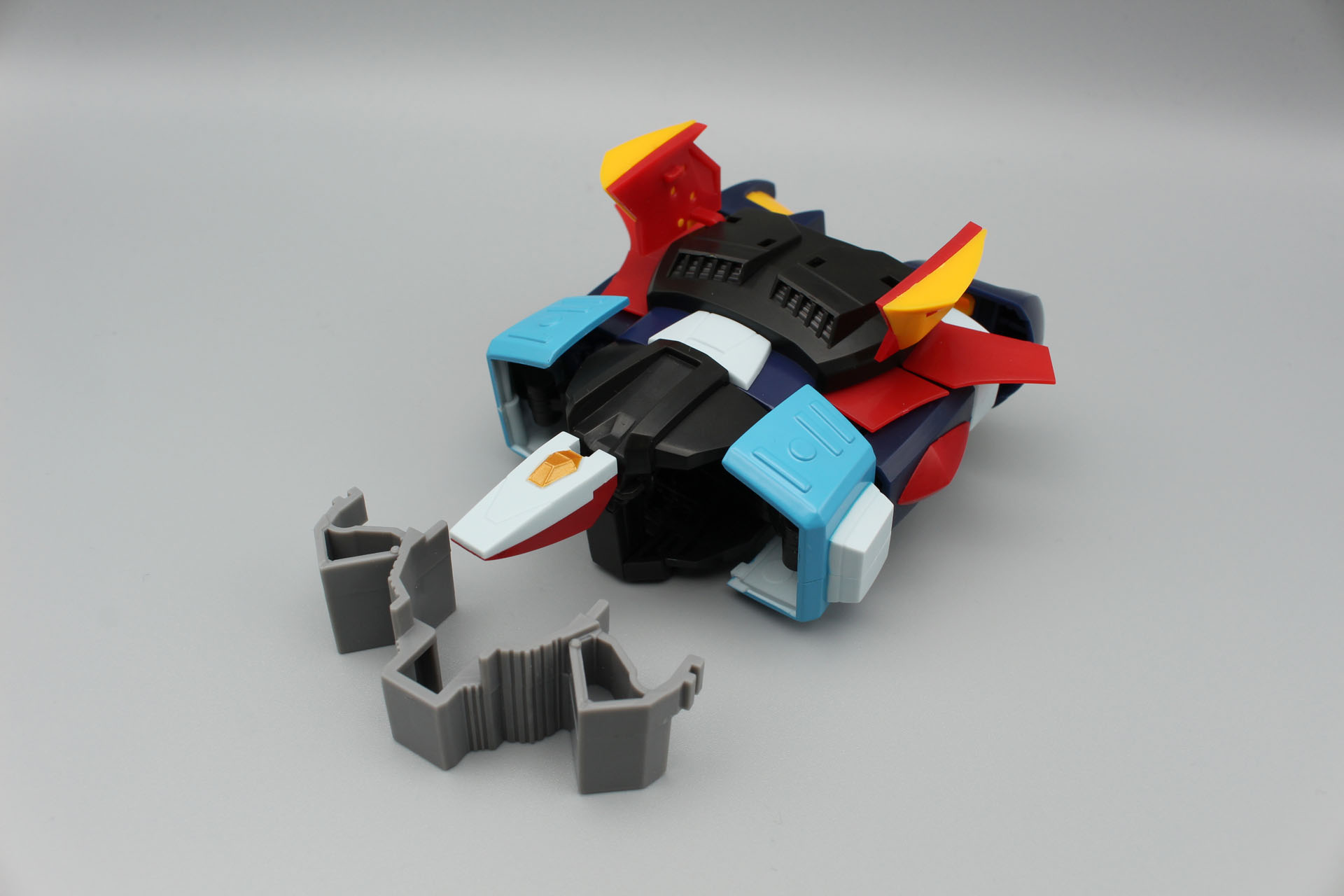 パルサバーンの前方にはめ込む形状重視パーツ