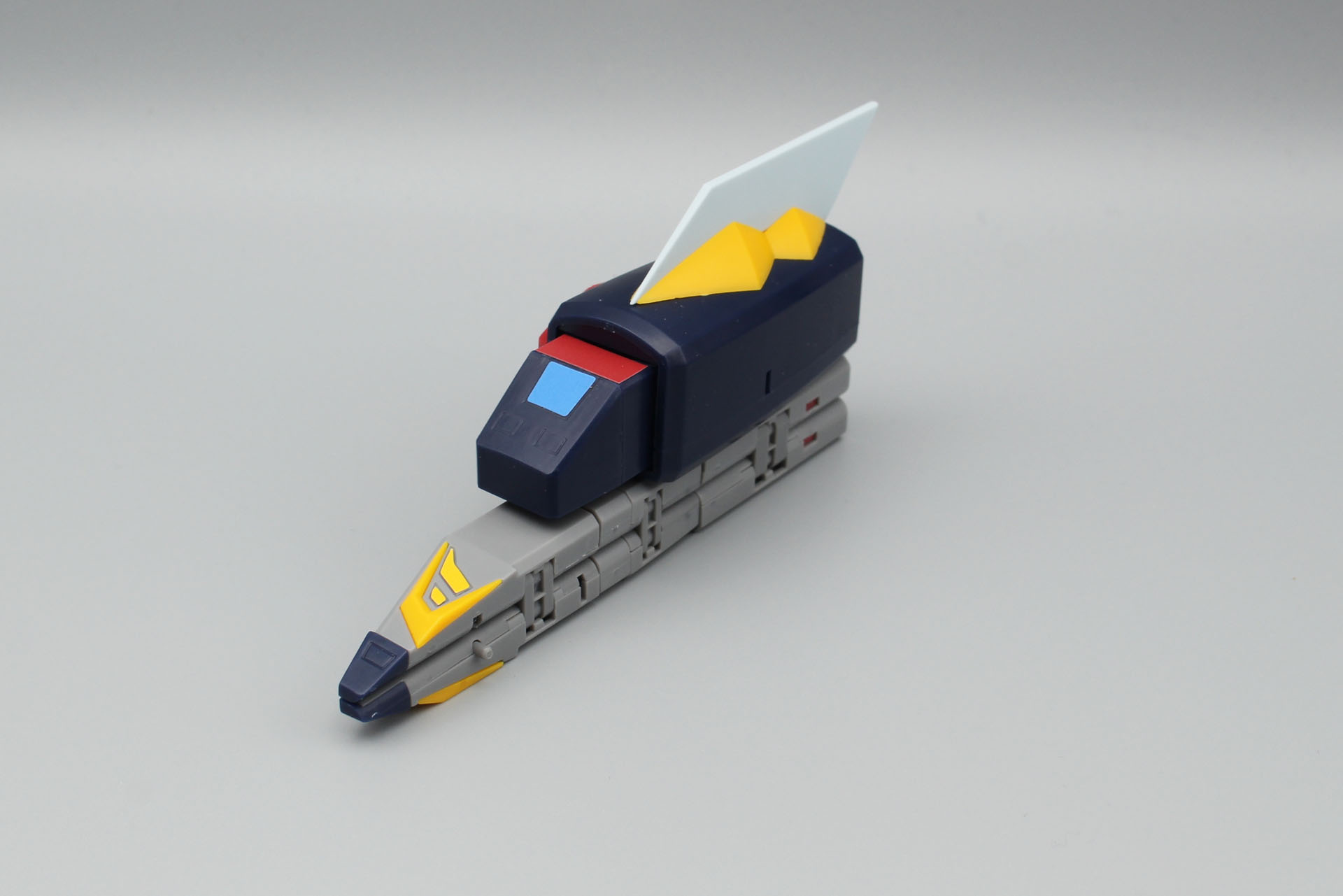 下部のデッキを中央から半分に折りたたんで取り外す