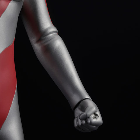 海洋堂「Character Classics」シリーズより、「ウルトラマンガイア（V2