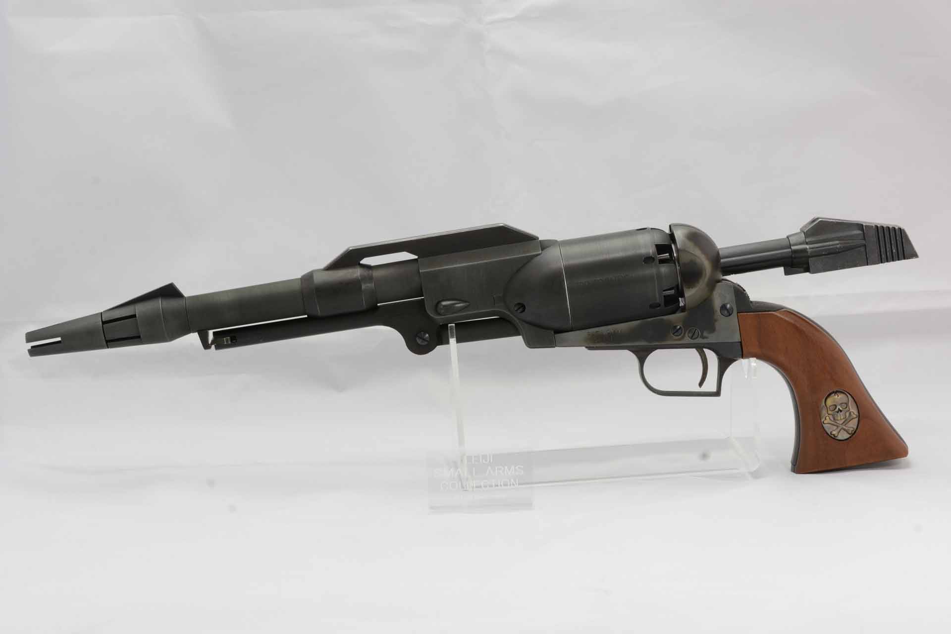 ハートフォードが樹脂に金属を練り込んだ“ヘビーウェイト樹脂”で製作したモデルガン「戦士の銃 コスモドラグーン」。筆者の子供からの夢を実現した商品だ