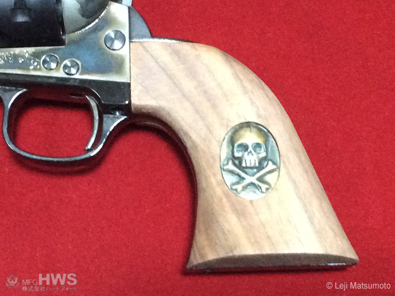 「LEIJI SMALL ARMS COLLECTION」第1弾が2017年11月に発売された「ガン・フロンティア・シックス・シューター」。コミック「ガンフロンティア」でハーロックが使用していたSAAを再現したもの