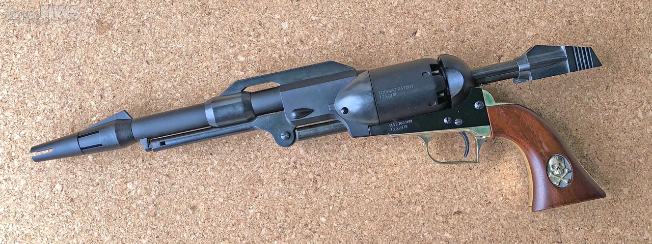 星野鉄郎が使っていた戦士の銃を再現。真鍮製のトリガーガードが特徴