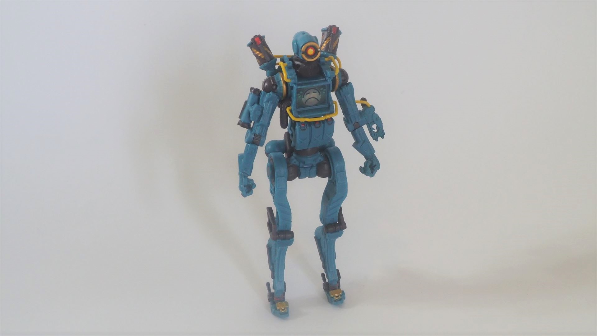 「パスファインダー」の全身