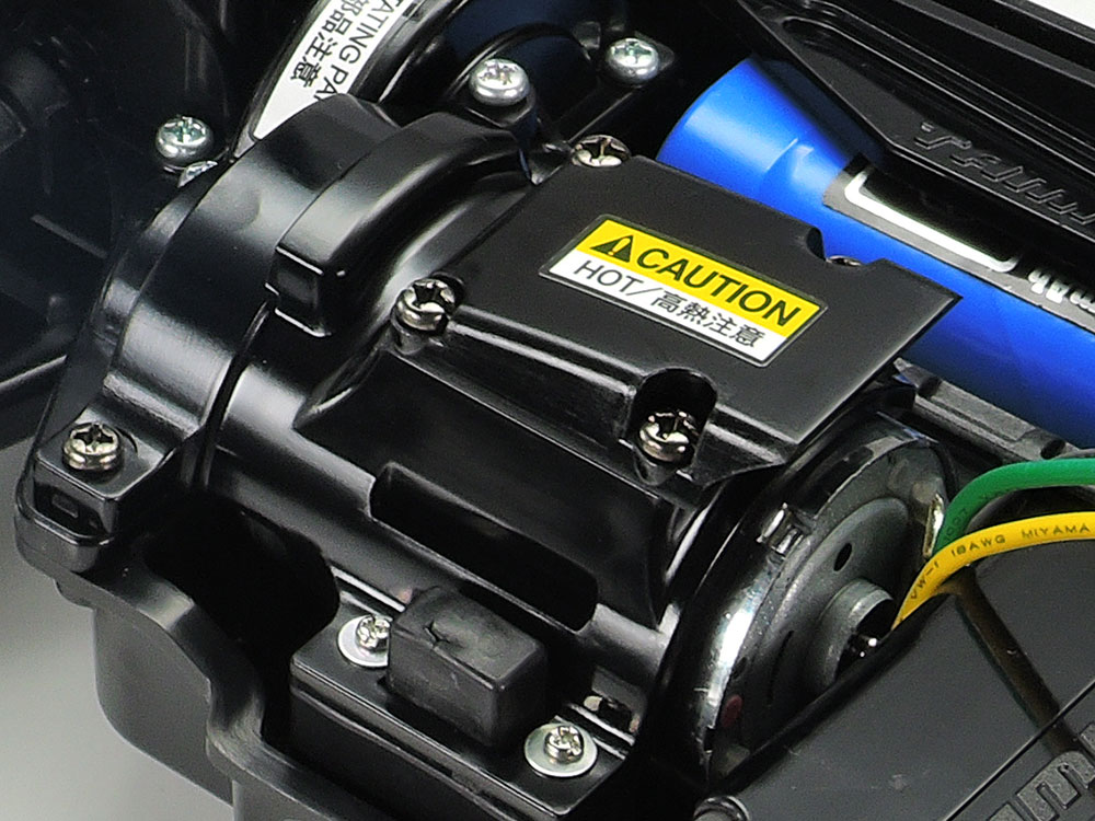 ホコリなどを防ぐモーターカバーや受信機用ケースを装備