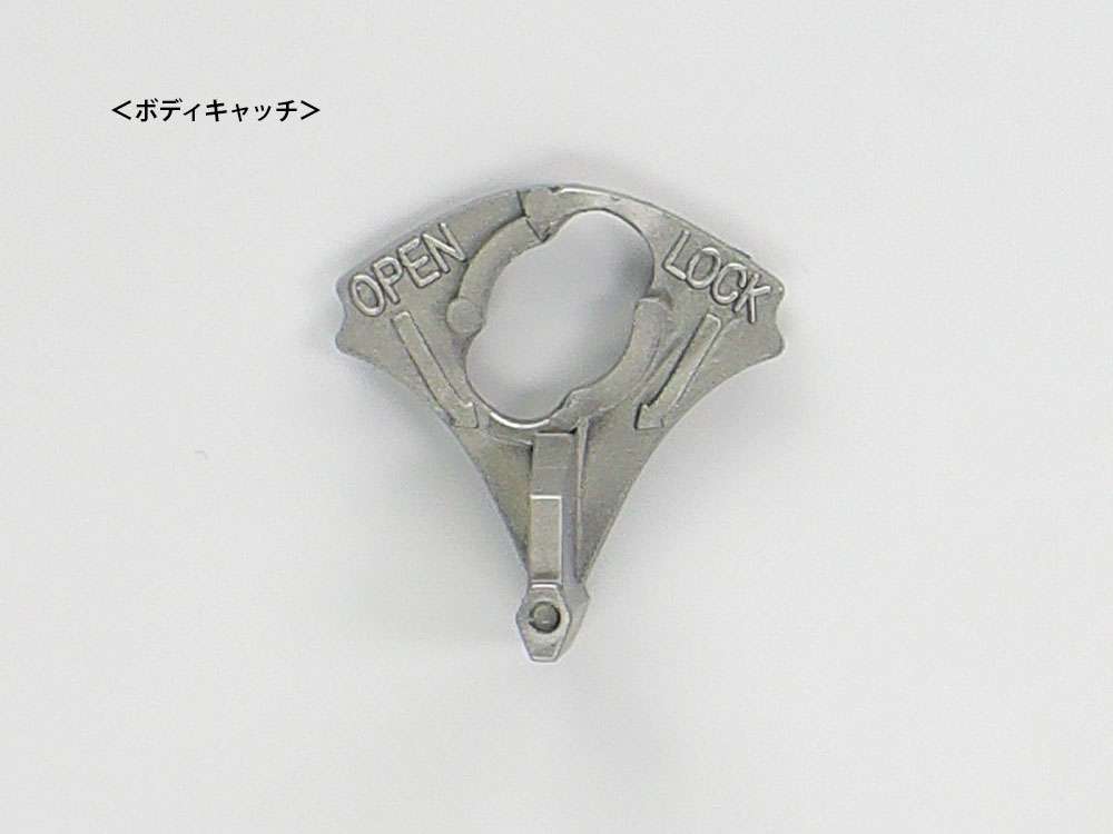 45度回すだけでロック/オープンができ、従来の90度まで回すタイプに比べてボディの着脱がスピーディー