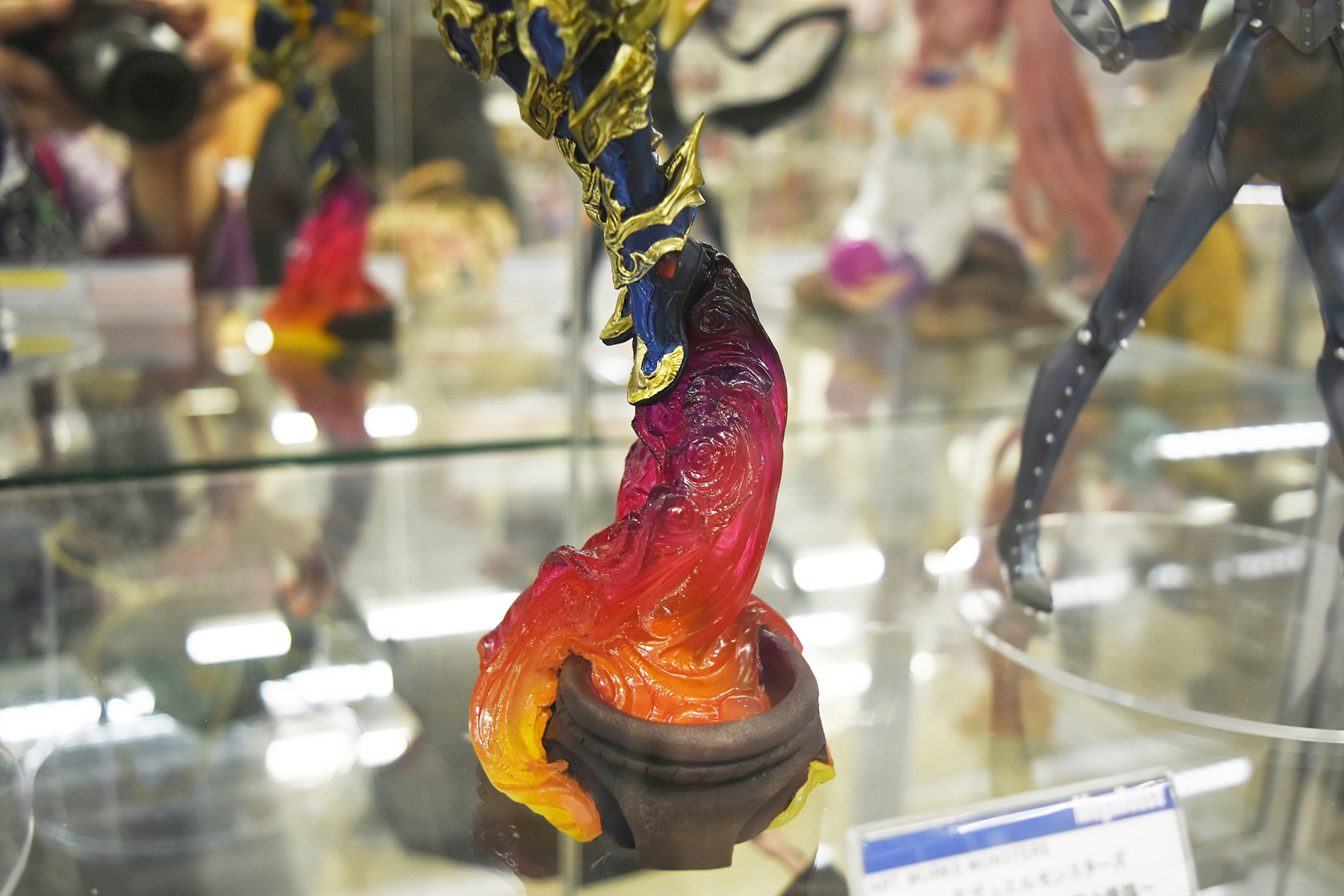 カオスの儀式で降臨。禍々しい色の炎も良い味を出している