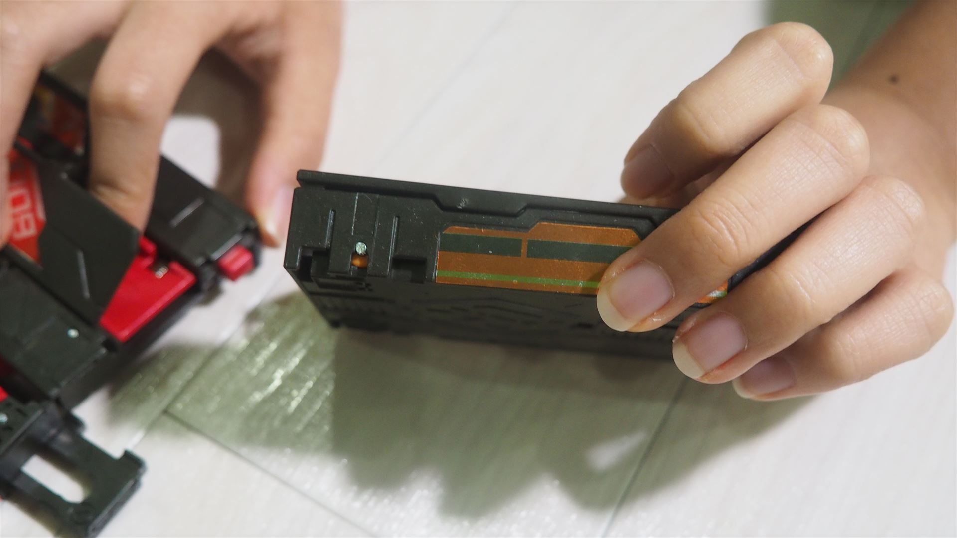 チェインレンサーの側面には凹みがある