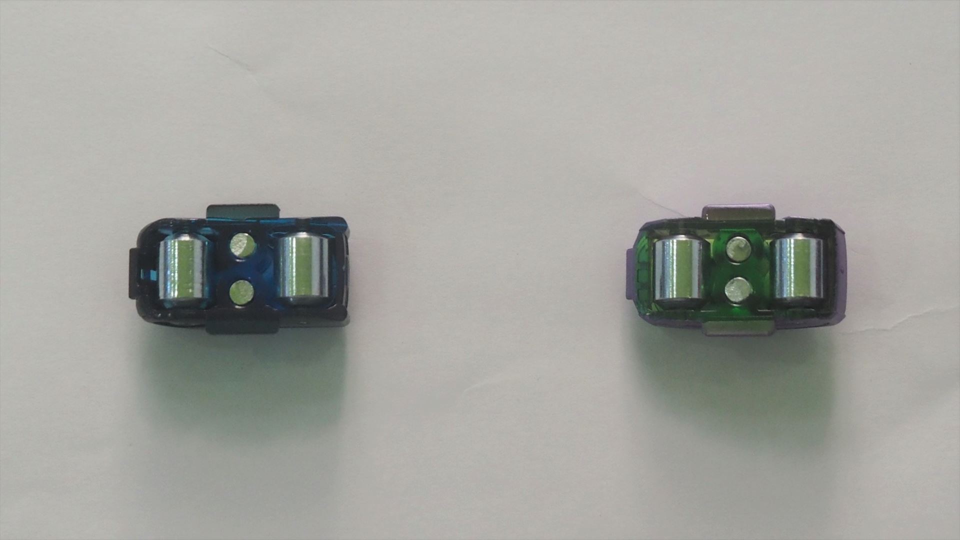 チェインカーの裏側。金属製のホイールが取り付けられており、直進安定性が高い