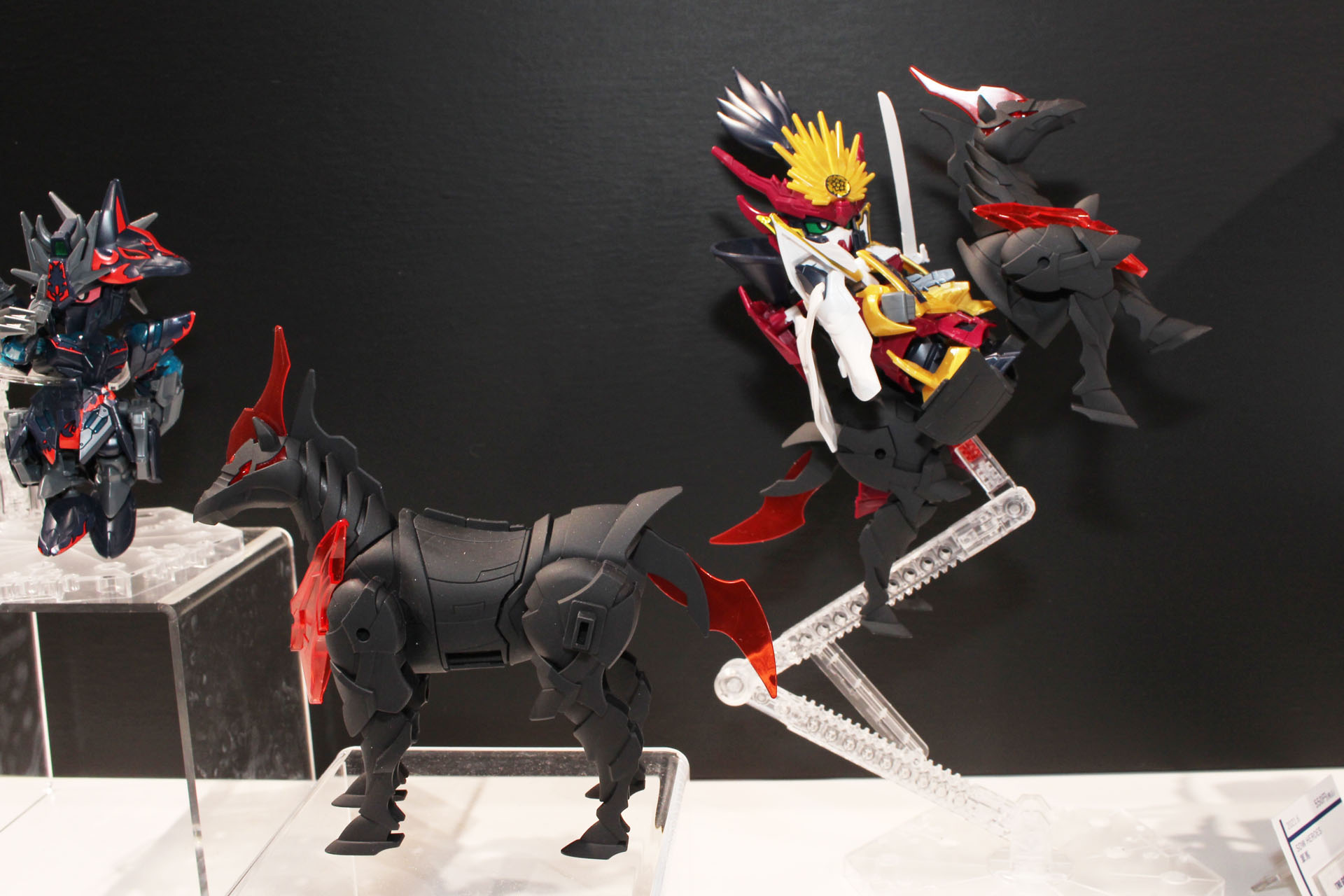 「SDW HEROES 軍馬」。6月発売予定、価格は550円（税込）