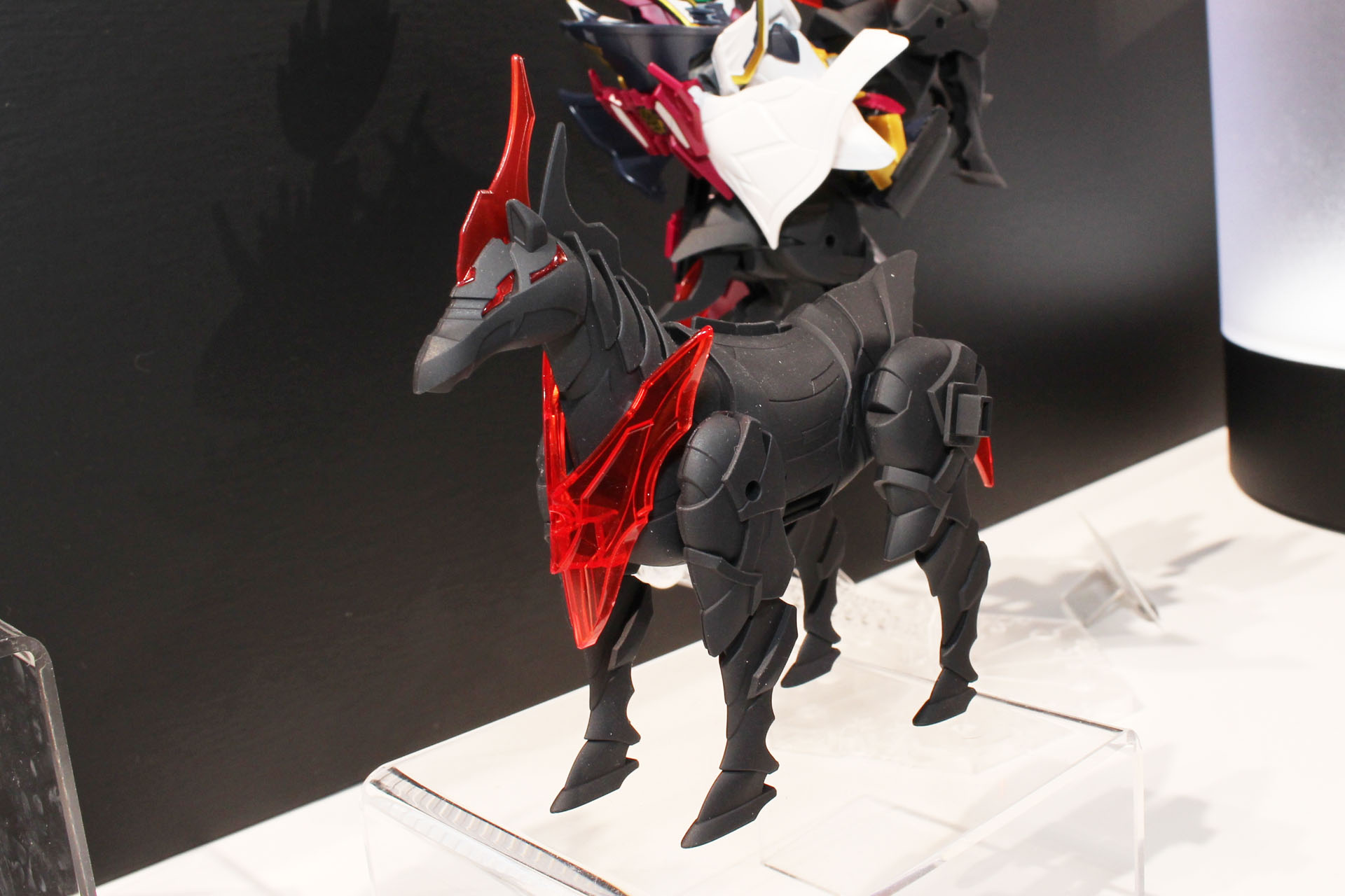 シンプルなデザインで、騎乗する英雄達を引き立ててくれる存在だ