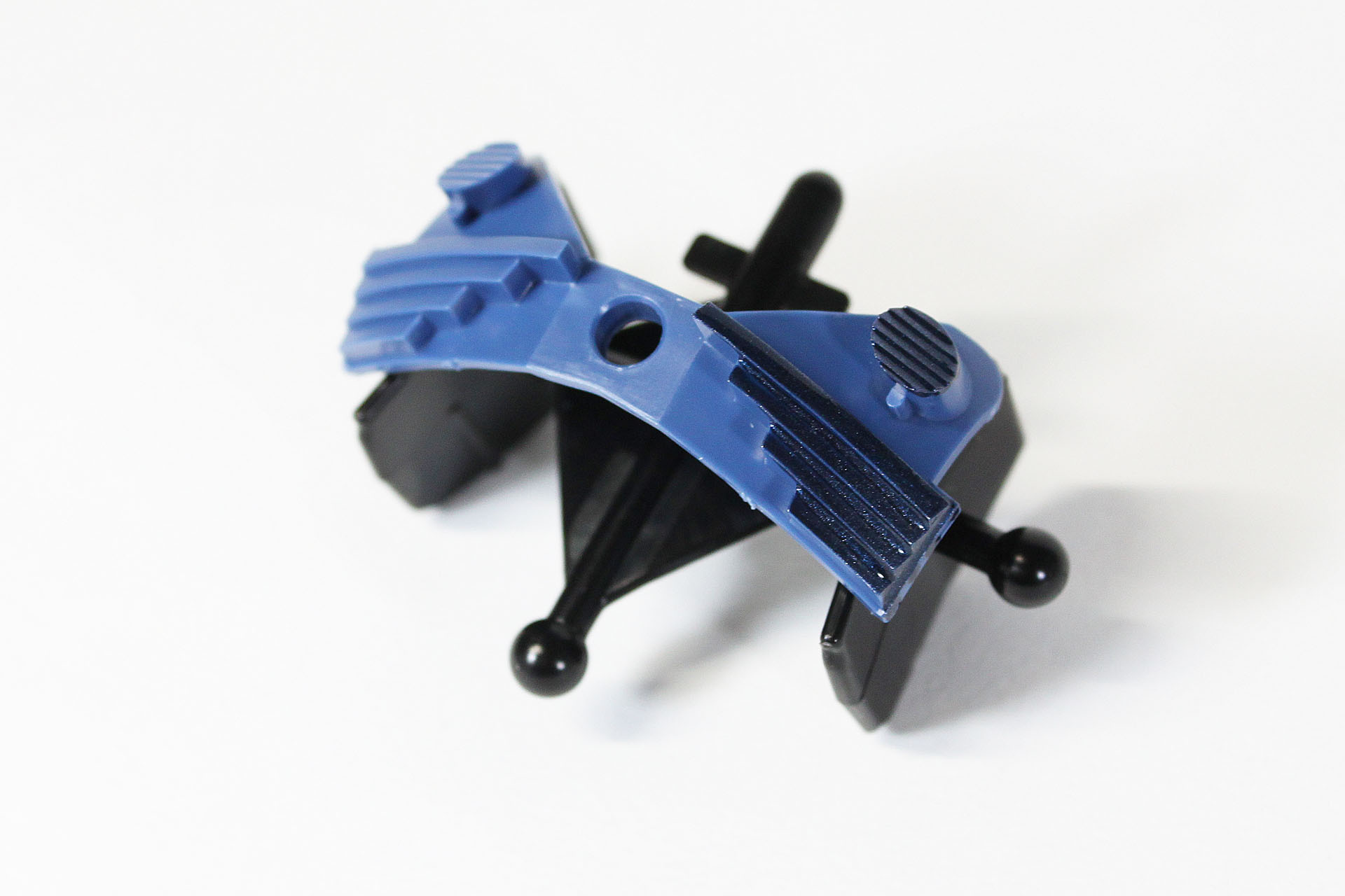 塗装中。あんまり色が違わないですね