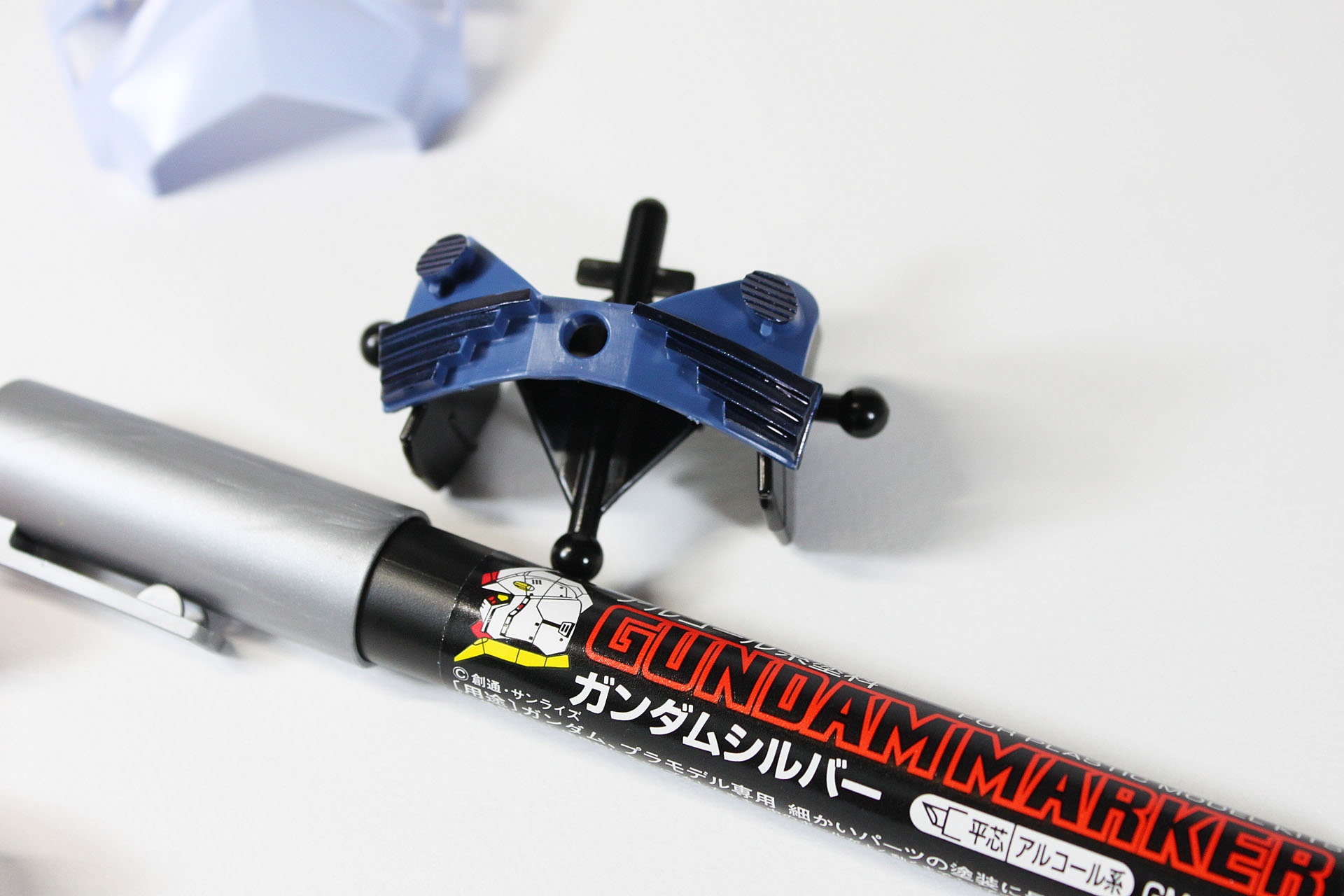 シルバーで、ダクトのフチだけを塗ったらカッコいいかも……という思いつきです